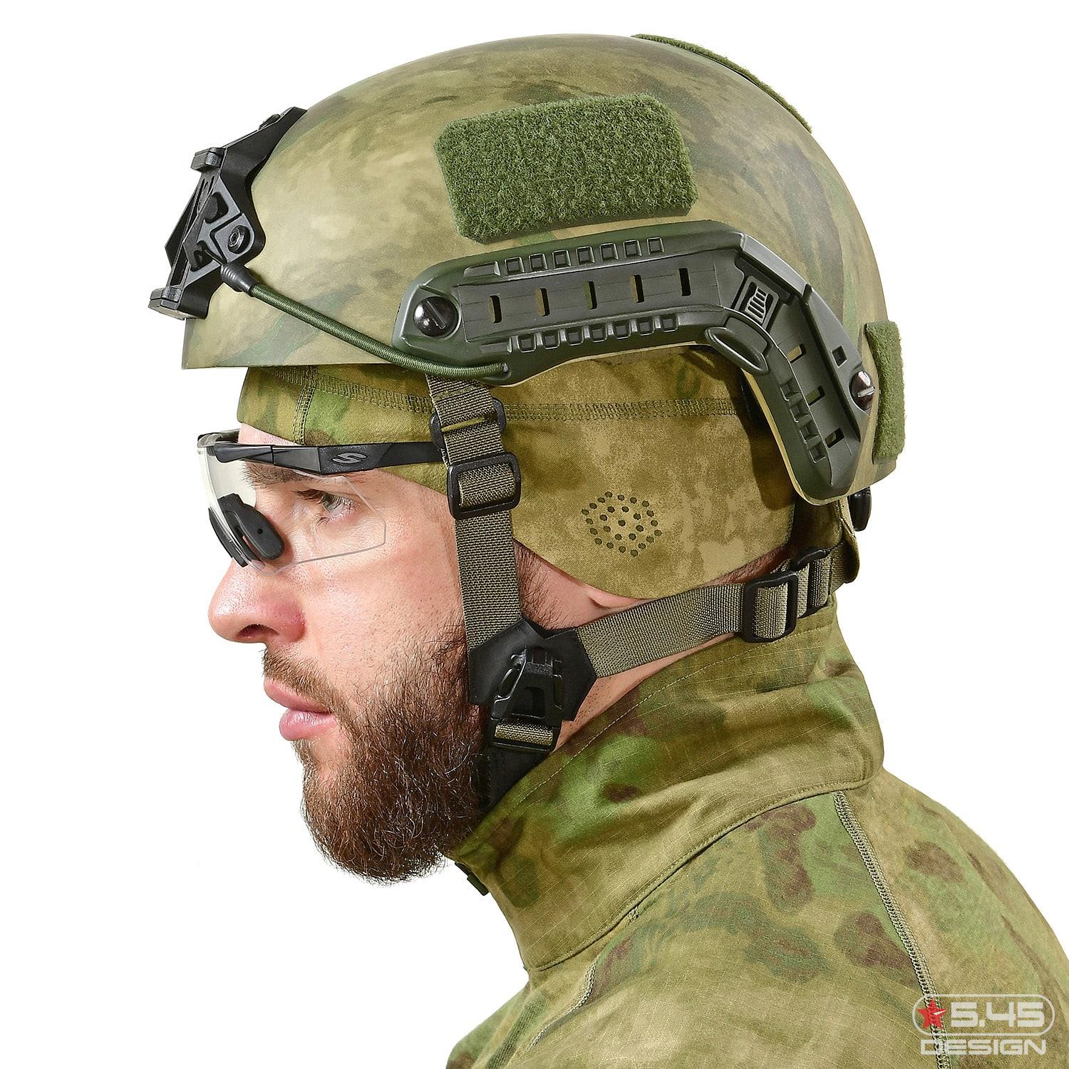 This hat is compatible with any helmet model.